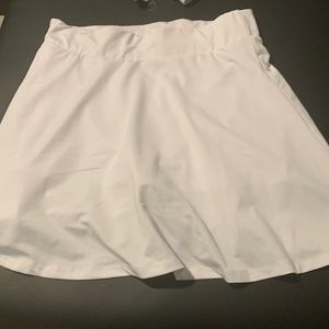 White tennis like skirt